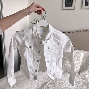 Medium size girls, jeans, jacket.